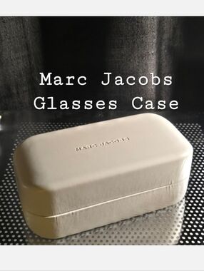Marc Jacobs White Hardshell Sunglasses Eyeglasses Case Minimalist Designer